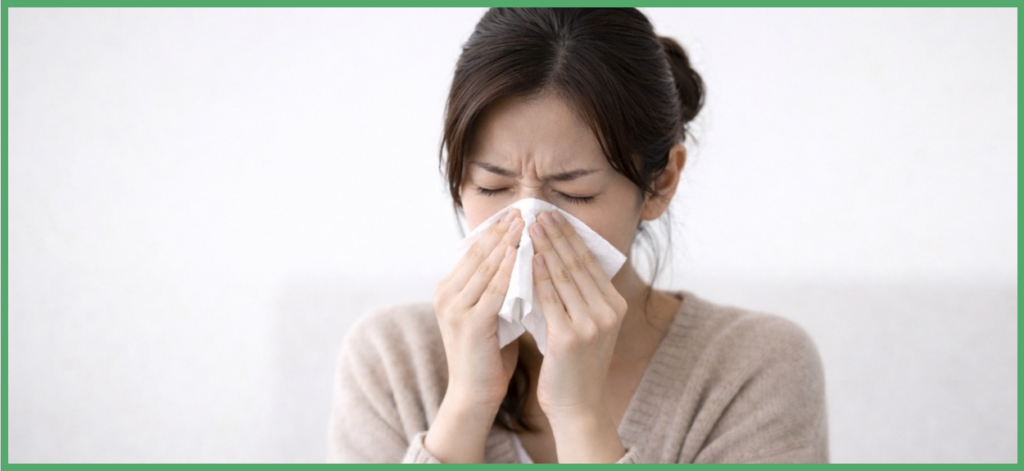 花粉症のアタで鼻をよくかむ方は、赤い炎症が肌に見えることがあります
その場合、保湿などをしっかりすると皮剥けや炎症が緩和できるでしょう